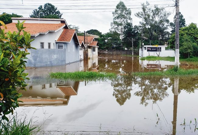 Enchentes em Atibaia expõem o custo de decisões mal tomadas no passado